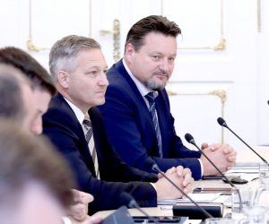 19.06.2019., Zagreb - Vlada RH je 1svoju 162. sjednicu odrzala u novouredjenoj dvorani Ban Jelacic Banskih dvora. Uz ostalo, na sjednici je povecala kvote za strane radnike. Ministar uprave Lovro Kuscevic
Photo: Patrik Macek/PIXSELL