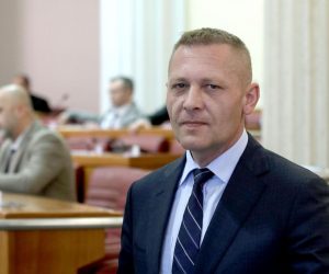 Zagreb: Točno u podne zastupnici su započeli s glasovanjem o raspravljenim točkama 20.02.2019., Zagreb - Tocno u podne zastupnici su poceli glasovanje o raspravljenim tockama, medju kojima je i zakon o privatizaciji Ine. Kreso Beljak.
Photo: Patrik Macek/PIXSELL
