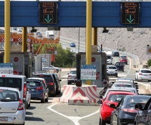 20.06.2019., Kraljevica - Turisti dolaze na Krk preko Krckog mosta. Zbog guzve otvoreno je 6 naplatnih postaja.
Photo:Goran Kovacic/PIXSELL