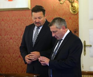 20.07.2017., Zagreb - Sjednica Vlade RH. Lovro Kuscevic, Predrag Stromar.
Photo: Zeljko Lukunic/PIXSELL