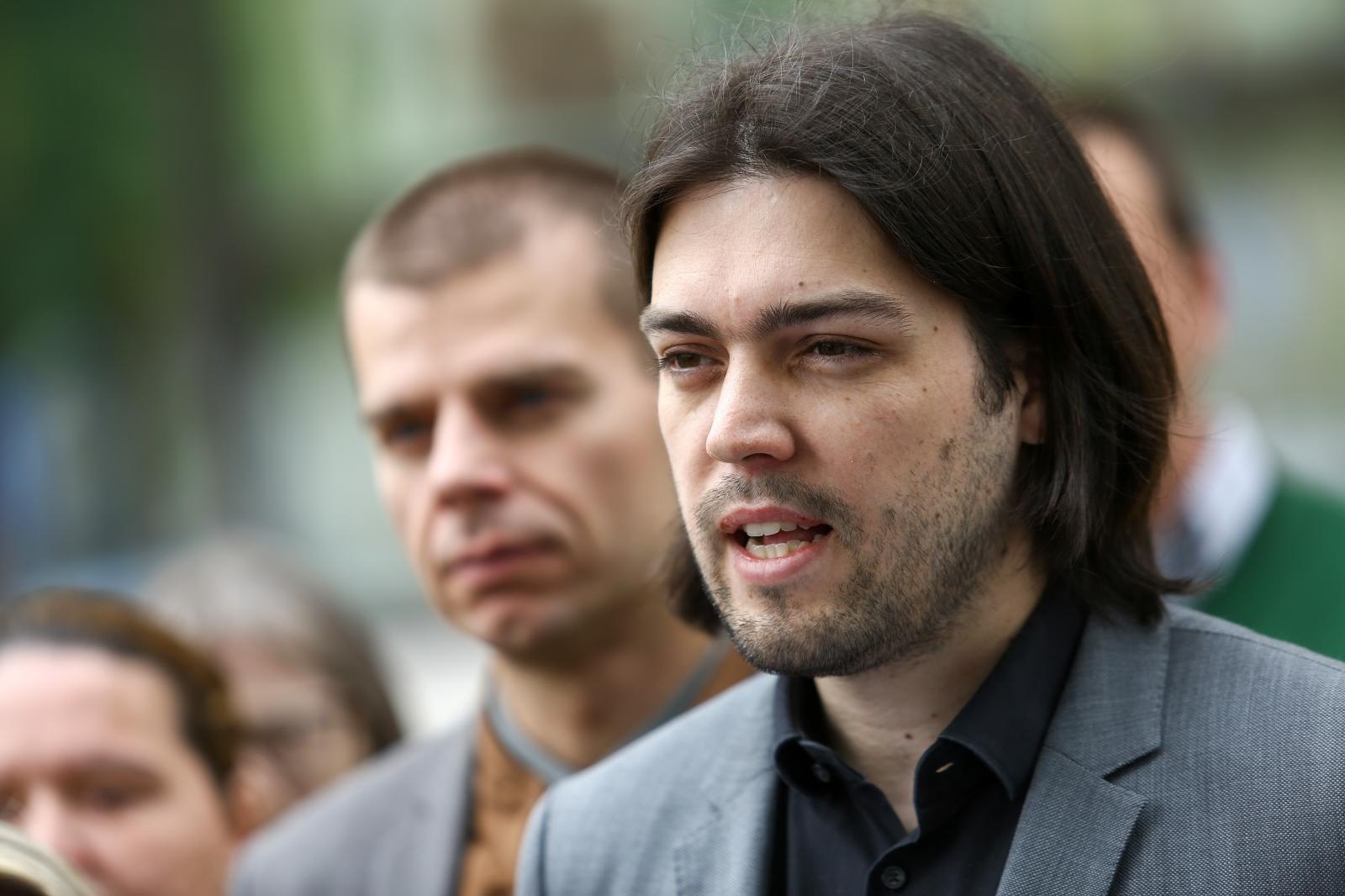 23.04.2019., Zagreb - Zivi zid predstavio je svoju cetvrtu tocku programa na konferenciji za medije ispred Hrvatske poste u Branimirovoj. Ona se odnosi na Antikorupcijske zakone, a izmedju ostalog sadrzi ispitivanje porijekla imovine, zastitu zvizdaca i borbu protiv sukoba interesa na europskoj razini. Ivan Vilibor Sincic.
Photo: Borna Filic/PIXSELL