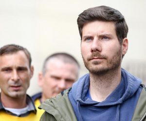 23.04.2019., Zagreb - Zivi zid predstavio je svoju cetvrtu tocku programa na konferenciji za medije ispred Hrvatske poste u Branimirovoj. Ona se odnosi na Antikorupcijske zakone, a izmedju ostalog sadrzi ispitivanje porijekla imovine, zastitu zvizdaca i borbu protiv sukoba interesa na europskoj razini. Ivan Pernar.
Photo: Borna Filic/PIXSELL