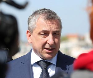 25.04.2019., Pirovac - Potpredsjednik Vlade RH i ministar graditeljstva i prostornoga uredjenja Predrag Stromar dao izjavu za medije uoci svecane sjednice u povodu Dan opcine Pirovac. 
Photo: Dusko Jaramaz/PIXSELL