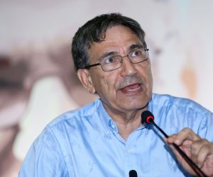 25.06.2019., Sarajevo, Bosna i Hercegovina - Pisac i jedini turski knjizevni nobelovac Orhan Pamuk je u okviru festivala knjizevnosti "Bookstan" razgovarao s  obozavateljima i potpisivao knjige. 
Photo: Armin Durgut/PIXSELL