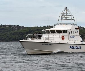 Šibenik: Pomorska policija unatoč lošem vremenu plovi morem 28.11.2018., Sibenik - 
Pomorska policija unatoc losem vremenu obavlja svakodnevne zadatke.
 Photo: Hrvoje Jelavic/PIXSELL