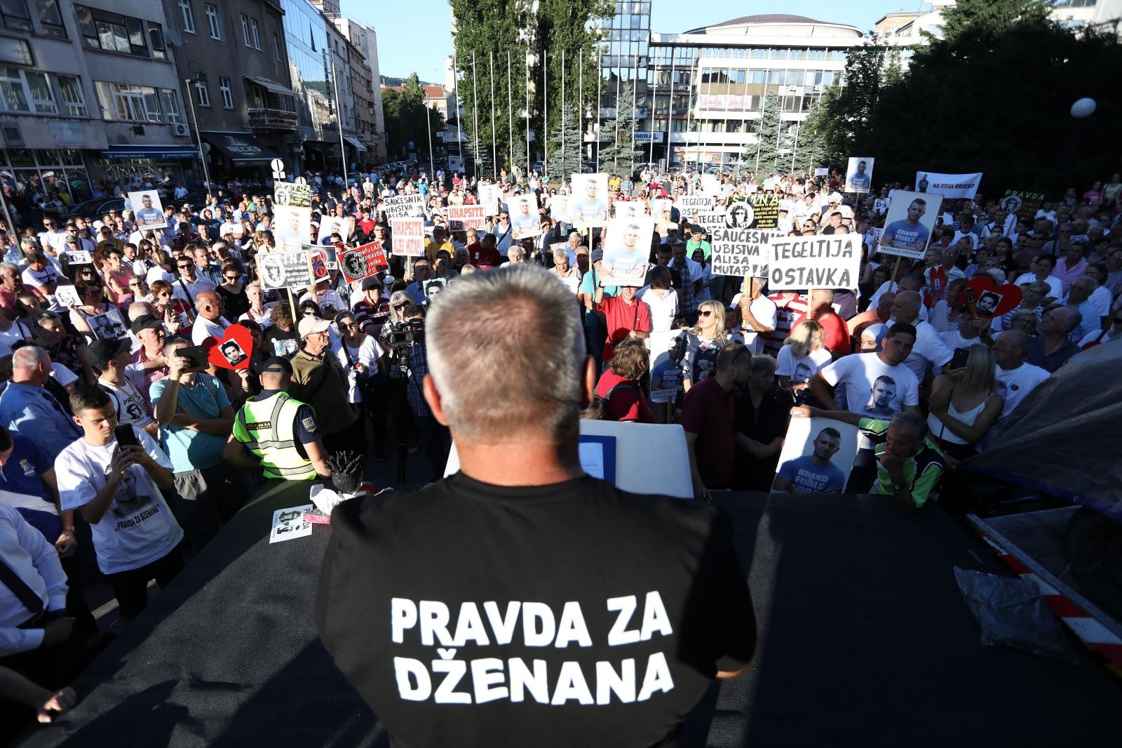 29.06.2019., Sarajevo, Bosna i Hercegovina - Obitelj tragicno stradalog Dzenana Memica organizirala je jos jedan prosvjed za Dzenana Memica, Davida Dragicevica i, kako su rekli, sve one koji se bore protiv nepravde. 

Photo: Armin Durgut/PIXSELL