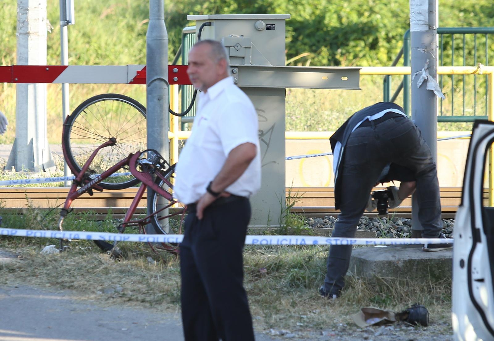 30.06.2019., Zagreb - Na pruznom prijelazu Trnava, vlak usmrtio biciklista. 

Photo: Marko Prpic/PIXSELL