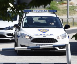 Split, 24.06.2019. - Zajednicki sastanak predstavnika HNK Hajduka, HNS-a i Grada Splita. Na slici Policija. 
foto HINA/ Mario STRMOTIĆ/ ms