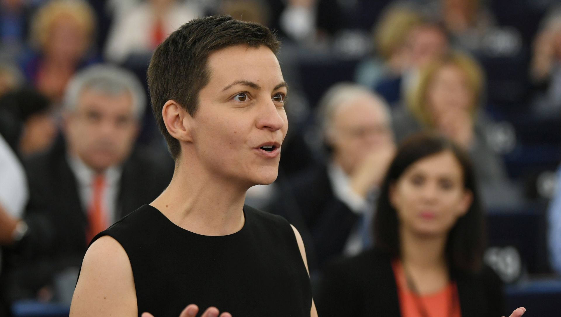 epa07691140 Ska Keller from the Group of the Greens/European Free Alliance speaks  prior the vote on the Parliament's President at the European Parliament, in Strasbourg, France, 03 July 2019. A vote for the new EU Parliament's presidency had been postponed to 03 July 2019 following the parliament's inaugural session on 02 July.  EPA/PATRICK SEEGER