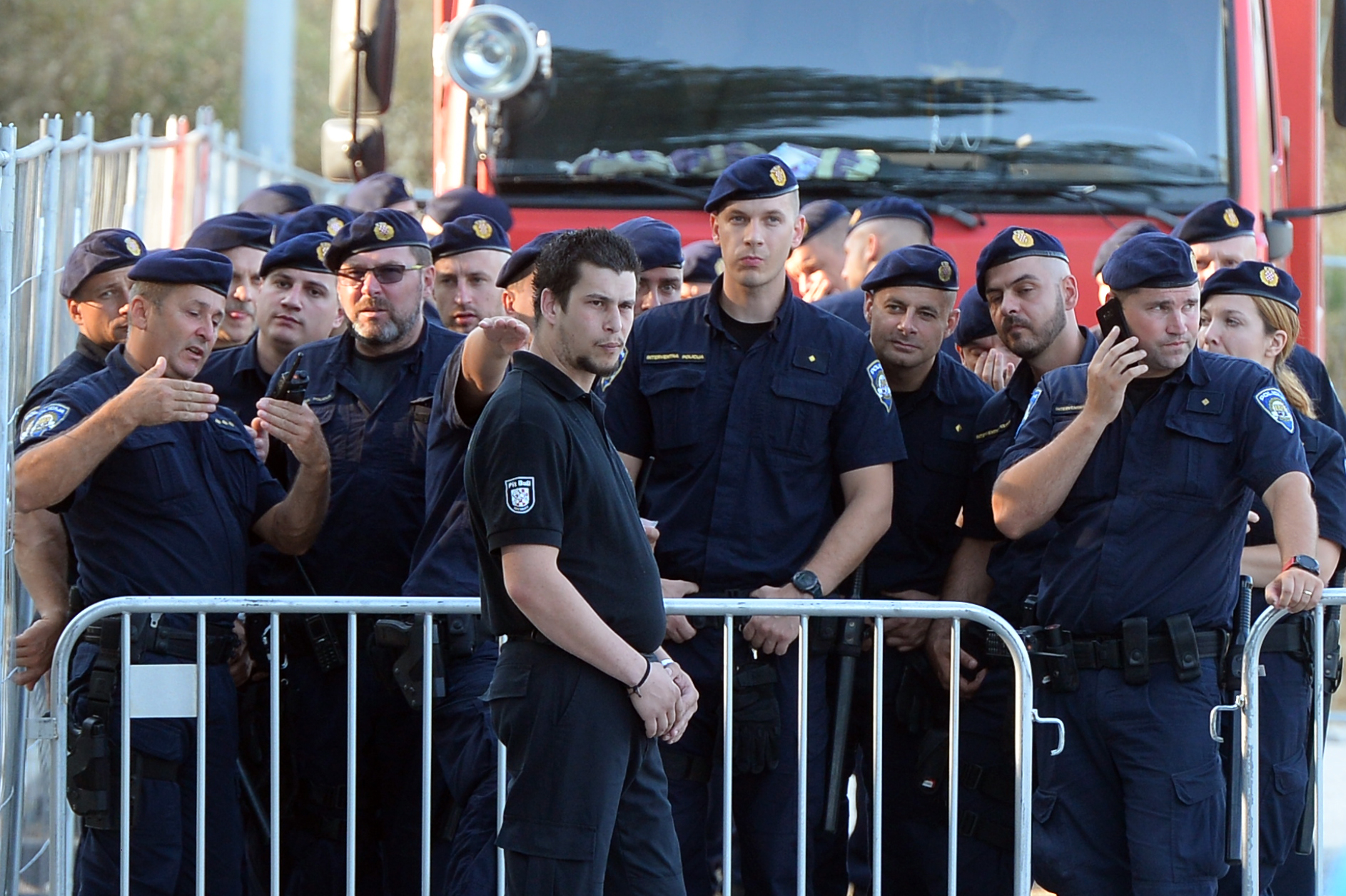 Split, 12.7.2019 - Na splitskom stadionu Park mladeži počeo je festival elektroničke glazbe Ultra Europe, koji se održava do 14. srpnja. Na slici policija.
foto HINA/ Mario STRMOTIĆ/ ua