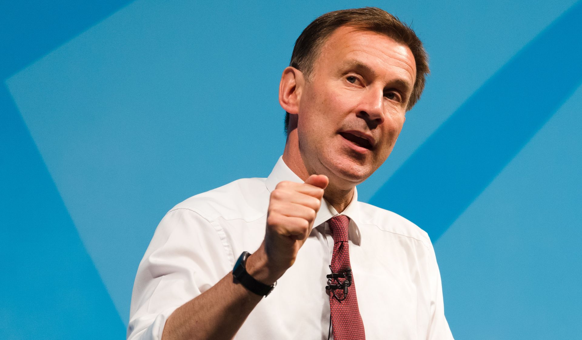 epa07713286 Britain's Foreign Secretary and Conservative Party leadership candidate Jeremy Hunt speaks at a Conservative Party leadership campaign hustings at Cheltenham Racecourse in Gloucestershire, Britain 12 July 2019. The two contenders, Jeremy Hunt and Boris Johnson, are competing for votes from party members, with the winner replacing Theresa May as Conservative Party leader and Prime Minister of Britain.  EPA/VICKIE FLORES