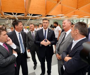 Split, 13.7.2019 - Sveèanost otvorenja obnovljenog i proirenog putnièkog terminala Zraène luke Split, projekta vrijednog 450 milijuna kuna. Na slici Oleg Butkoviæ, Luka Novak i Andrej Plenkoviæ. 
foto HINA/ Mario STRMOTIÆ/ ua