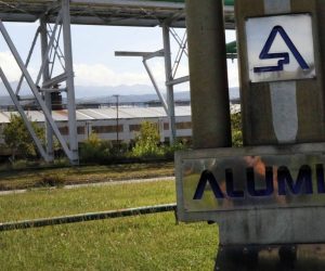 Mostar, 15.7.2019. - Predsjednik Nadzornog odbora Aluminija d.d. Mostar Zdenko Klepić izjavio je u ponedjeljak da je federalna vlada u petak donijela odluku o nastavku poslovanja Aluminija u okviru programa stabilizacije, što po njegovim riječima znači da u sljedećih šest mjeseci neće biti stečaja niti će netko moći blokirati račune Aluminija. foto HINA/ Ivan ROZIC/ ml