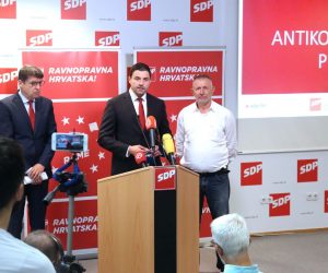 Zagreb, 18.07.2019. - Odrana je konferencija za medije SDP-a. Predstavljen je SDP-ov plan za borbu protiv korupcije. Govorili su: predsjednik SDP-a Davor Bernardiæ (S), sociolog Josip Kregar (D) i saborski zastupnik eljko Jovanoviæ (L). foto HINA /Zvonimir KUHTIÆ/ zk