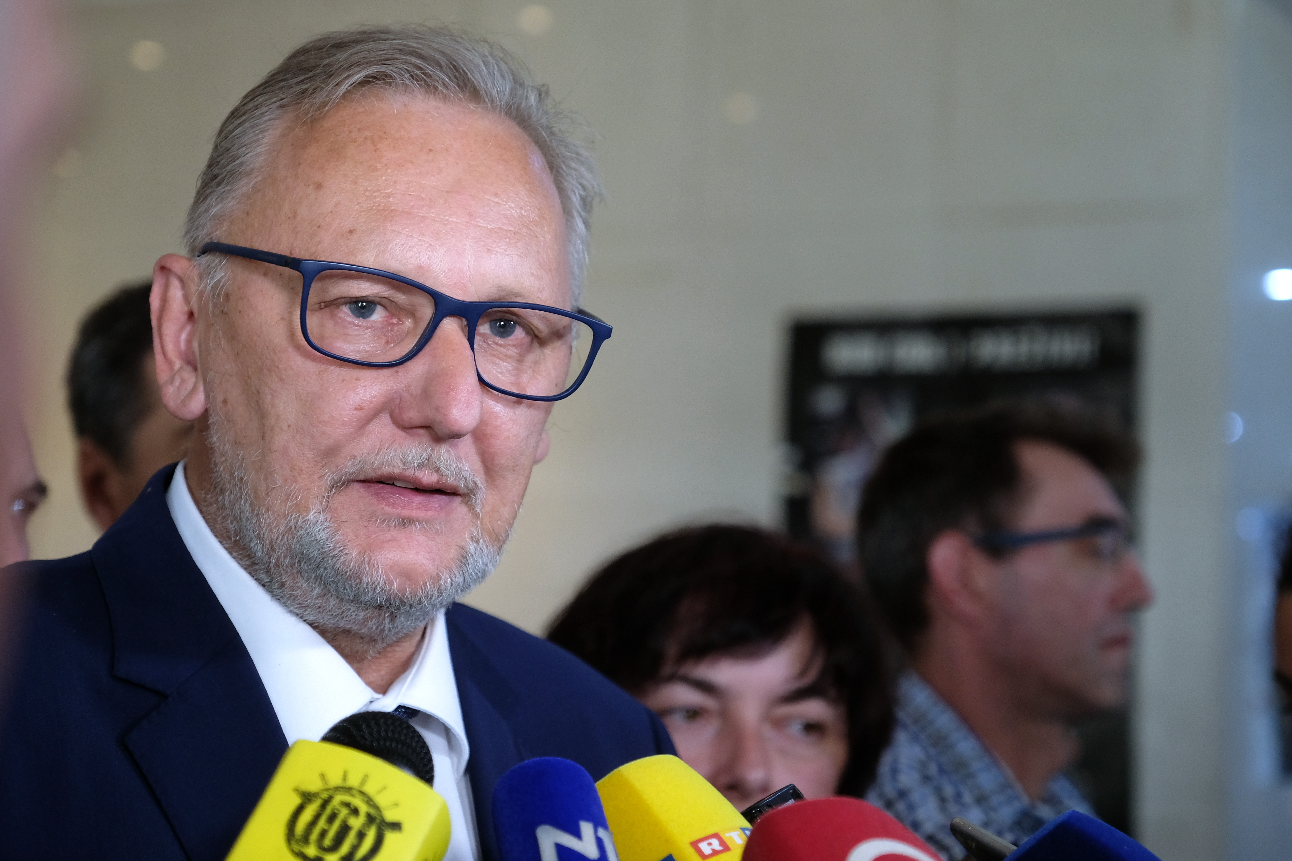 Zagreb, 24.07.2019.-  U Ravnateljstva policije održao se radni sastanak službi za sigurnost cestovnog prometa svih policijskih uprava u Republici Hrvatskoj. U uvodnom izlaganju predstavljeno je stanje sigurnosti u prometu u prvom polugodištu 2019. godine te razlozi za donošenje izmjena i dopuna Zakona o sigurnosti prometa na cestama koje uskoro stupaju na snagu.
Na fotografiji Davor Božinović.
foto HINA/ Edvard ŠUŠAK/ es