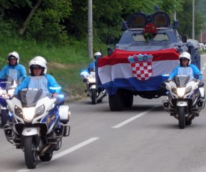 Struga Banska, 26.7.2019. - U Strugi Banskoj obilježena je 28. obljetnica pogibije 13 hrvatskih redarstvenika, koji su branili Pounje. 
foto HINA/ ml