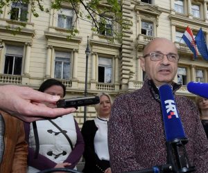 Zagreb: Udruga Franak zadovoljna svojom pobjedom u tužbi na Vrhovnom sudu 03.04.2019., Zagreb - Povodom presude Vrhovnog suda RH po izvanrednoj reviziji br. Rev-2868/2018 Udruga Franak je odrzala konferenciju za medije o velikoj pobjedi Udruge Franak. Goran Aleksic
Photo: Marko Lukunic/PIXSELL