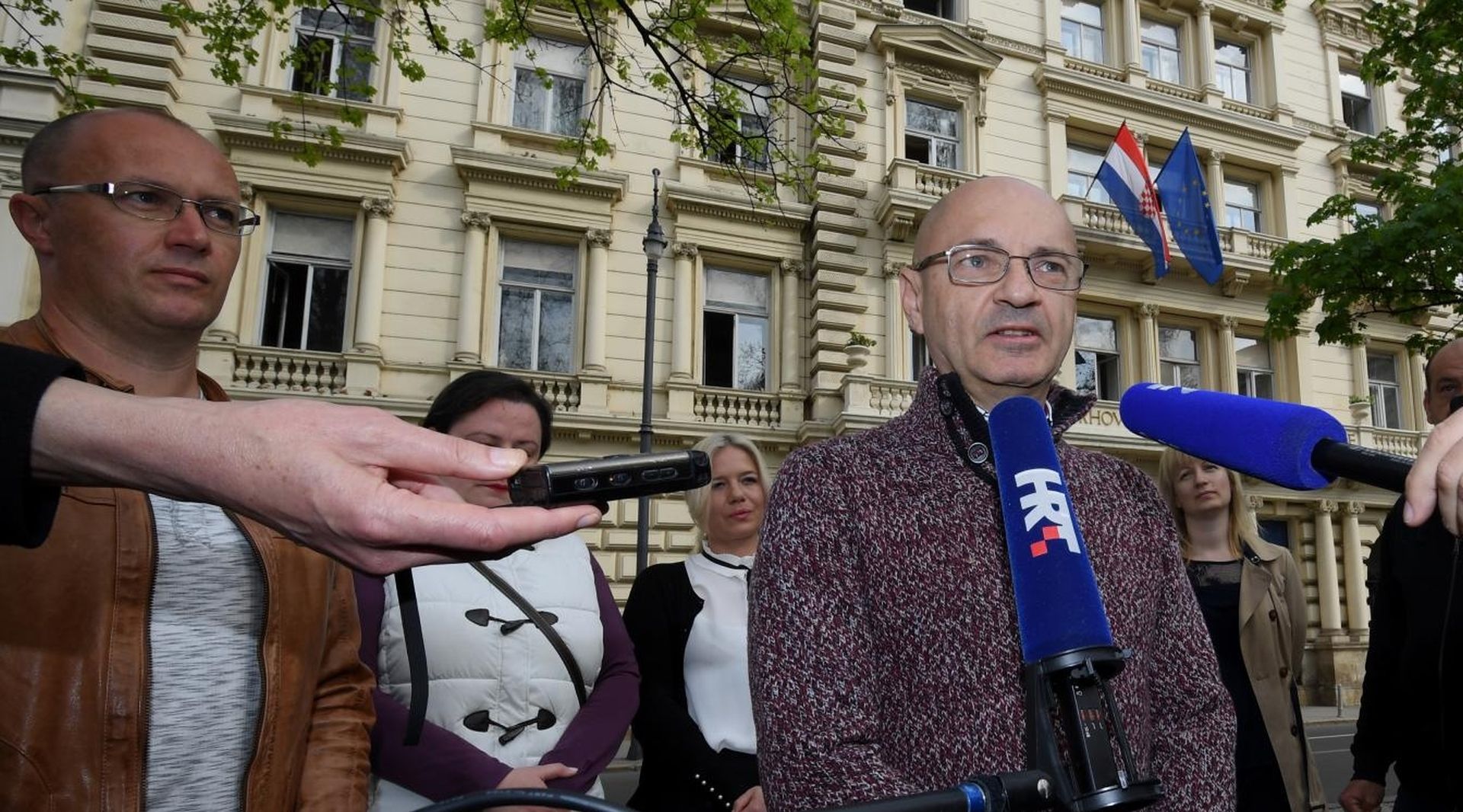 Zagreb: Udruga Franak zadovoljna svojom pobjedom u tužbi na Vrhovnom sudu 03.04.2019., Zagreb - Povodom presude Vrhovnog suda RH po izvanrednoj reviziji br. Rev-2868/2018 Udruga Franak je odrzala konferenciju za medije o velikoj pobjedi Udruge Franak. Goran Aleksic
Photo: Marko Lukunic/PIXSELL