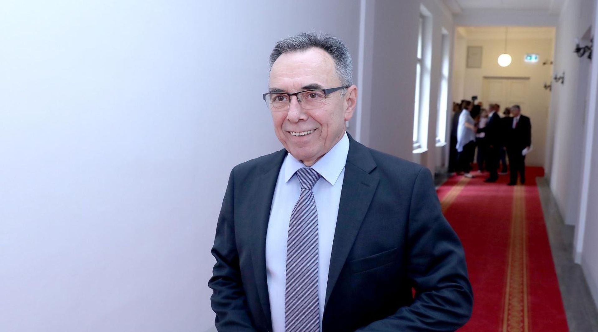 04.07.2019., Zagreb - U Saboru se danas u klubu zastupnika HDZ-a sa Brankom Bacicem i Zeljko Reinerom neformalno susreo Milorad Batinic. Tema razgovora bio je slucaj ministra Kuscevica
Photo: Patrik Macek/PIXSELL