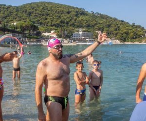06.07.2019., Sunset beach, Dubrovnik - Projekt Domagoja Jakopovica Ribafisha RokOtok - humanitarno plivanje od Dubrovnika do Ciova. 
Photo: Grgo Jelavic/PIXSELL