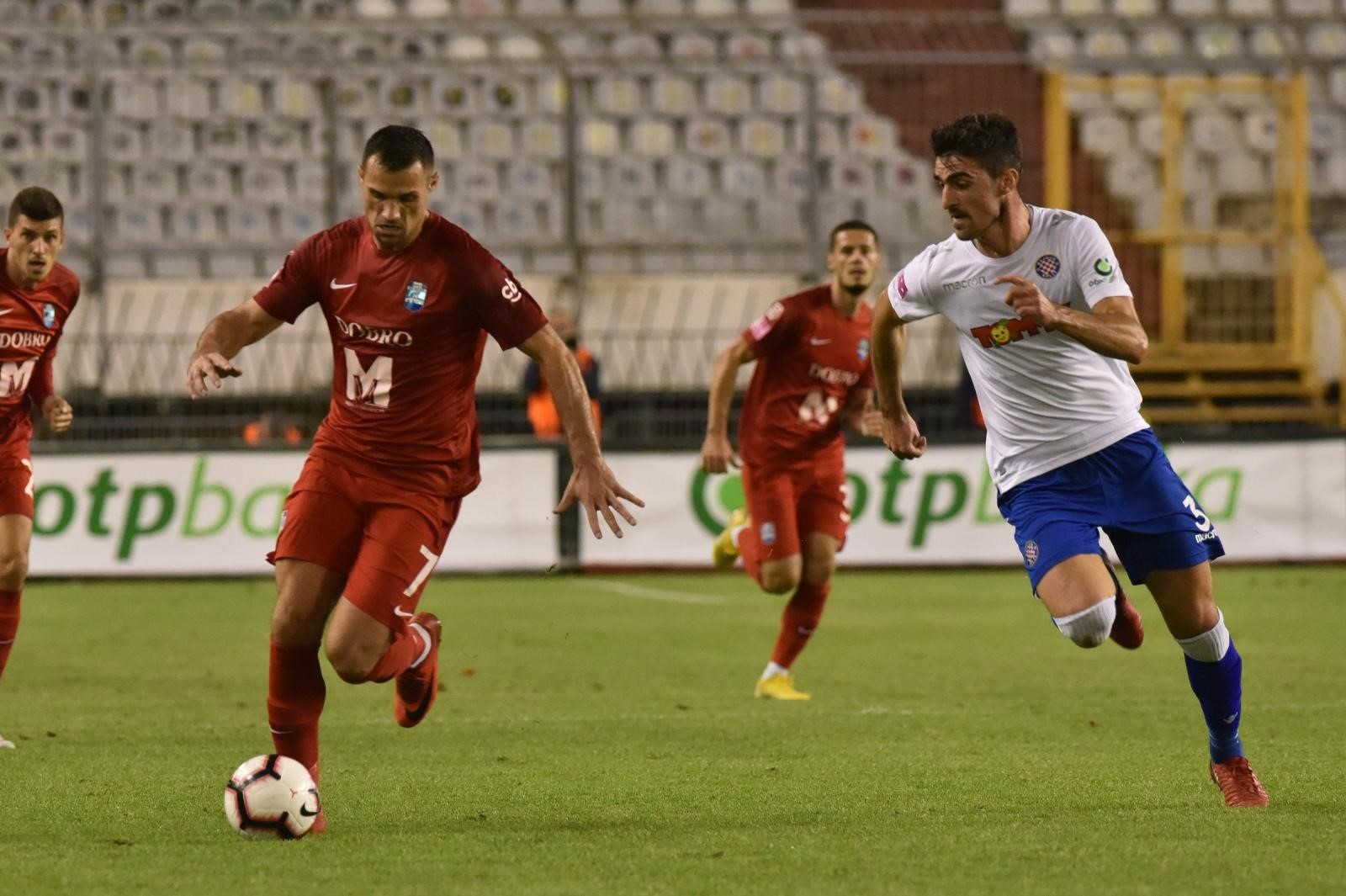 Split: Hrvatski telekom Prva liga, 10. kolo, HNK Hajduk - Osijek 07.10.2018., Split - Hrvatski telekom Prva liga, 10. kolo, HNK Hajduk - Osijek. Gabrijel Boban, Borja Lopez Menendez. 

Photo: Hrvoje Jelavic/PIXSELL