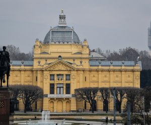 Zagreb: Pogled na Trg kralja Tomislava s terase Glavnog kolodvora 09.02.2019., Zagreb - Pogled na Trg kralja Tomislava sa terase Glavnog kolodvora.
Photo: Sandra Simunovic/PIXSELL