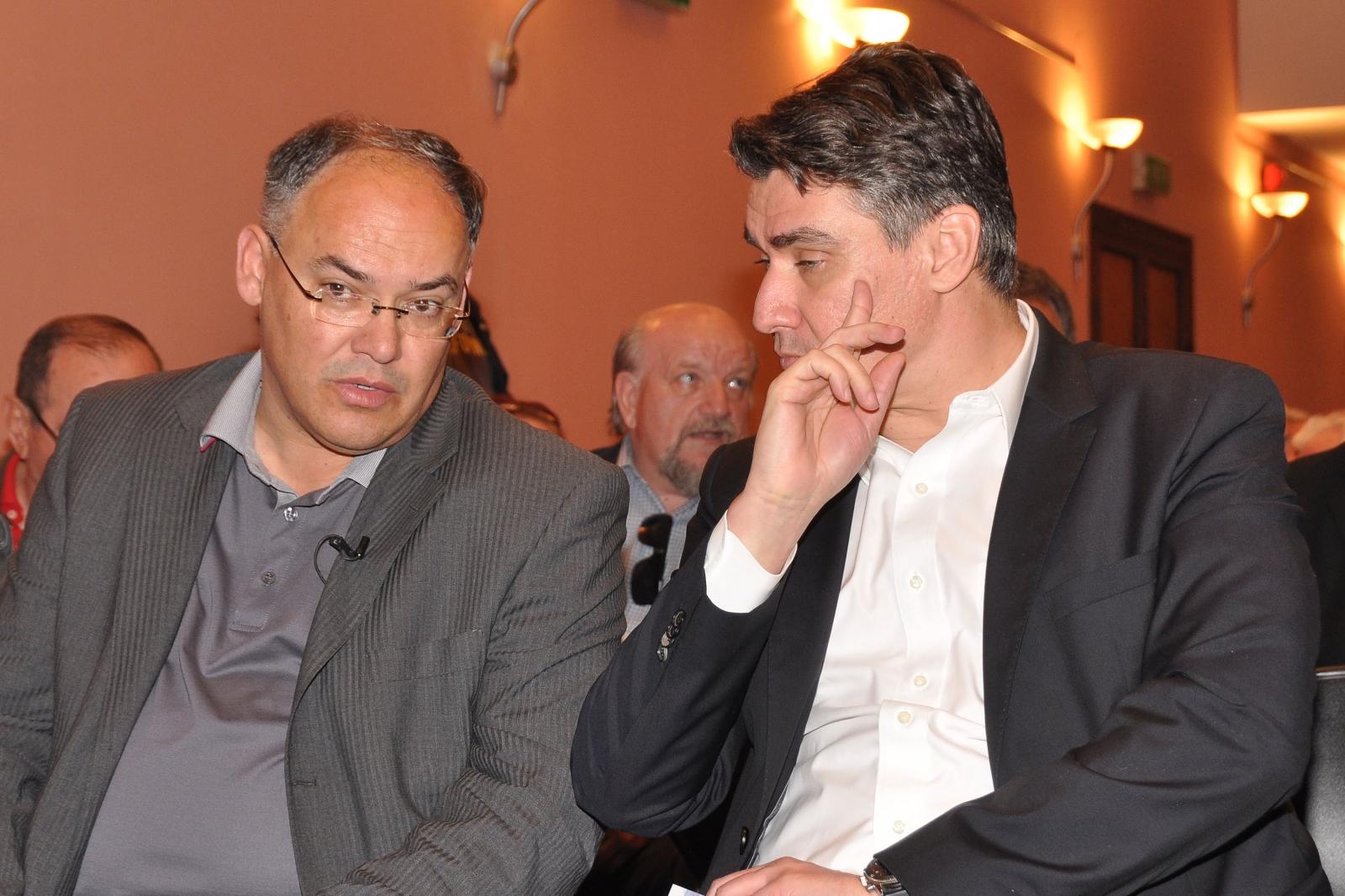08.05.2013., Pula - Predizborni skup nezavisnog kandidata za zupana Istarske zupanije, Damira Kajina i koalicije SDP-HSU-HSLS-SDSS-SDA, odrzao se u Zajednici Talijana – Circolo. Kao gosti na skupu su govorili  Zoran Milanovic, predsjednik SDP-a, Damir Kajin, saborski zastupnik i kandidat za zupana Istarske zupanije, Pedja Grbin, saborski zastupnik i kandidat za gradonacelnika Pule, Evelina Biasiol Brkljacic kandidatkinja za zamjenicu zupana i Silvano Hrelja, saborski zastupnik i predsjednik HSU-a Hrvatske. 
Photo: Dusko Marusic/PIXSELL