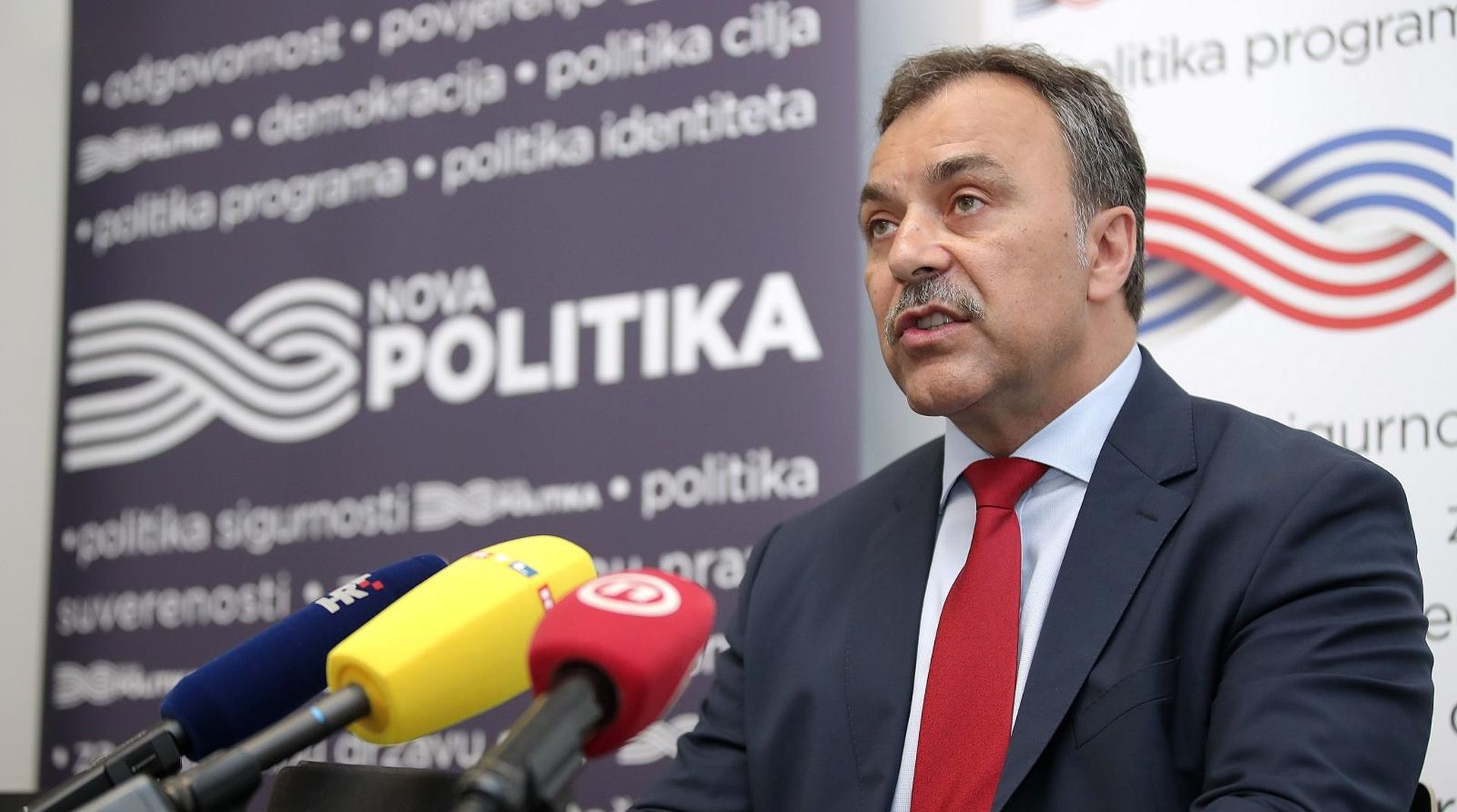11.07.2019., Zagreb - Nezavisni saborski zastupnik Vlaho Orepic, sluzbeno je objavio svoju kandidaturu za predsjednika Republike Hrvatske u prostoriji stranke Nova Politika. 
Photo: Goran Stanzl/PIXSELL