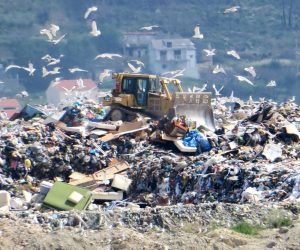 12.06.2018., Split - Zbog povecanih temperatura i povecanja kolicine dovezenog otpda do stanovnika okolice Karepovca na trenutke dolazi smrad s odlagalista. Radovi na sanaciji se odvijaju smanjenim intezitetom, a vrijednosti moguceg oneciscenja ne prelaze granice priopcili su iz grada. Photo: Ivo Cagalj/PIXSELL