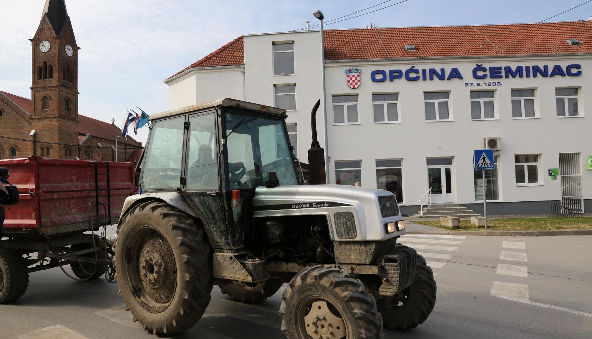 13.03.2017., Ceminac - Prosvjed mjestana zbog novih nameta koje je uveo nacelnik Zlatko Pinjuh, odnosno poreza na koristenje javnih povrsina. 
Photo: Marko Mrkonjic/PIXSELL