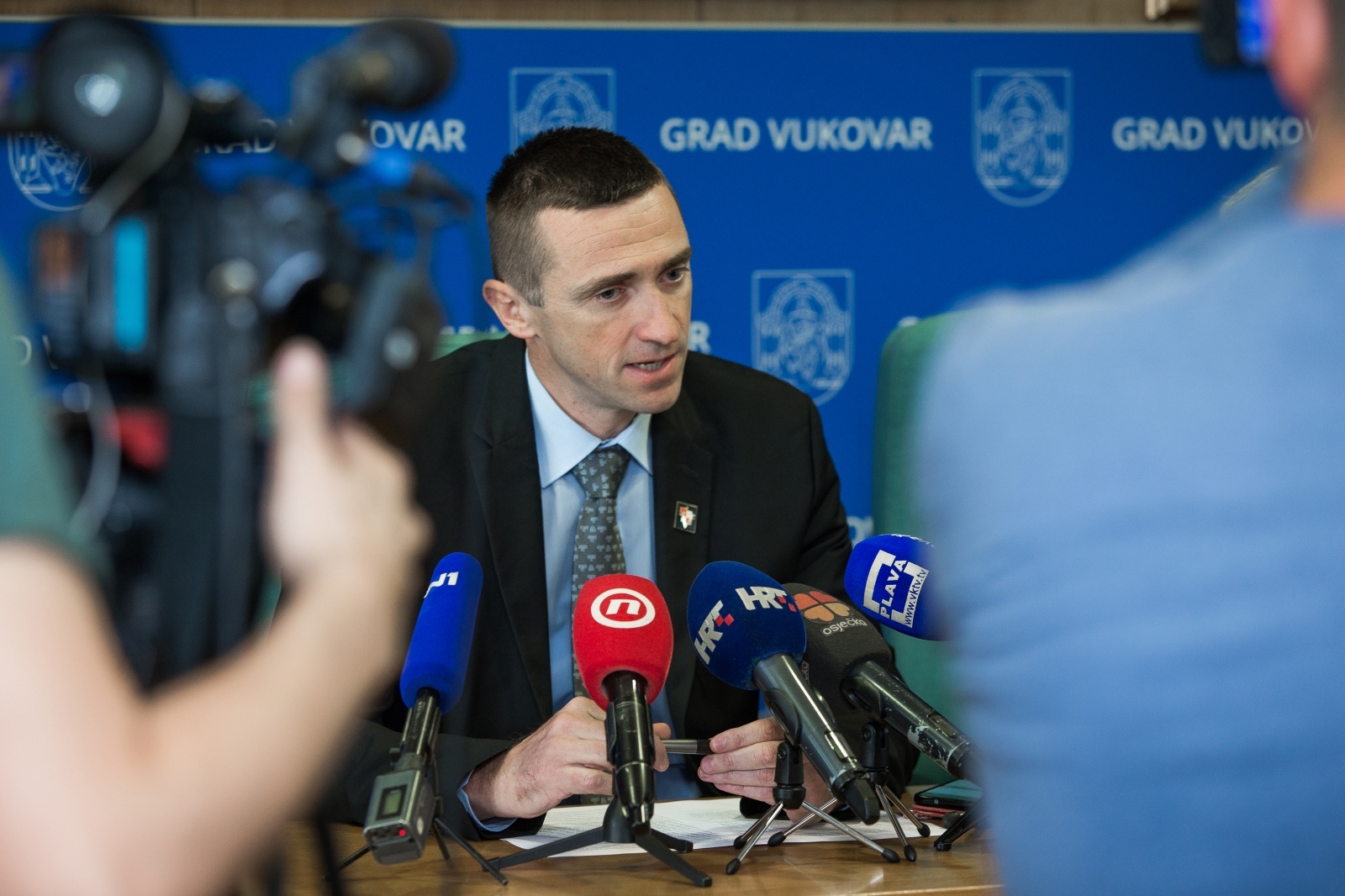 14.07.2019., Vukovar - Konferencija za novinare vukovarskog gradonacelnika Ivana Penave u povodu odluke Ustavnog suda vezane za statutarnu odluku ostvarivanja sluzbene uporabe jezika i pisma srpske nacionalne manjine na podrucju Grada Vukovara. Photo: Davor Javorovic/PIXSELL