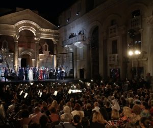 14.07.2019.,Split - Gradonacelnik Andro Krstulovic Opara u ime predsjednice na Peristilu otvorio 65. Splitsko ljeto. U premijernoj  operi Rigoletto uzivali su mnogobrojni uzvanici
Photo: Ivo Cagalj/PIXSELL