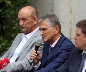 15.07.2019., Novi Vinodolski - Ministar Goran Maric podnio ostavku. U drustvu ministra Olega Butkovica i gradonacelnika Velimira Piskulica.
Photo: Goran Kovacic/PIXSELL