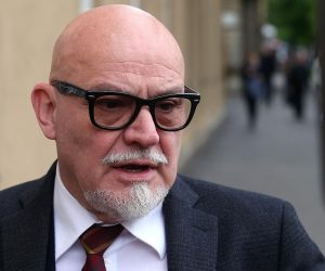 17.04.2014., Zagreb - Branko Seric i Goran Preglej, odvjetnici Josipa Klemma dosli su u zgradu Zupanijskog drzavnog odvjetnistva u Zagrebu gdje je u njihovoj pratnji Klemma ispitao sudac istrage. Tuziteljstvo je odlucilo da za Klemma nece traziti istrazni zatvor. Josip Klemm uhicen je jucer zbog sumnje u zloporabu polozaja i ovlasti. Branko Seric okupljenim medijima dao je kratku izjavu. 
Photo: Goran Stanzl/PIXSELL