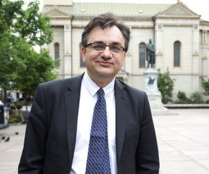17.05.2019., Zagreb - Kandidat HNS-a Tome Anticic predstavio je na Cvetnom trgu program znanosti, obrazovanja i tehnologije za Europski parlament, a potporu mu je dala i ministrica znanosti i obrazovanja Blazenka Divjak. 
Photo: Patrik Macek/PIXSELL