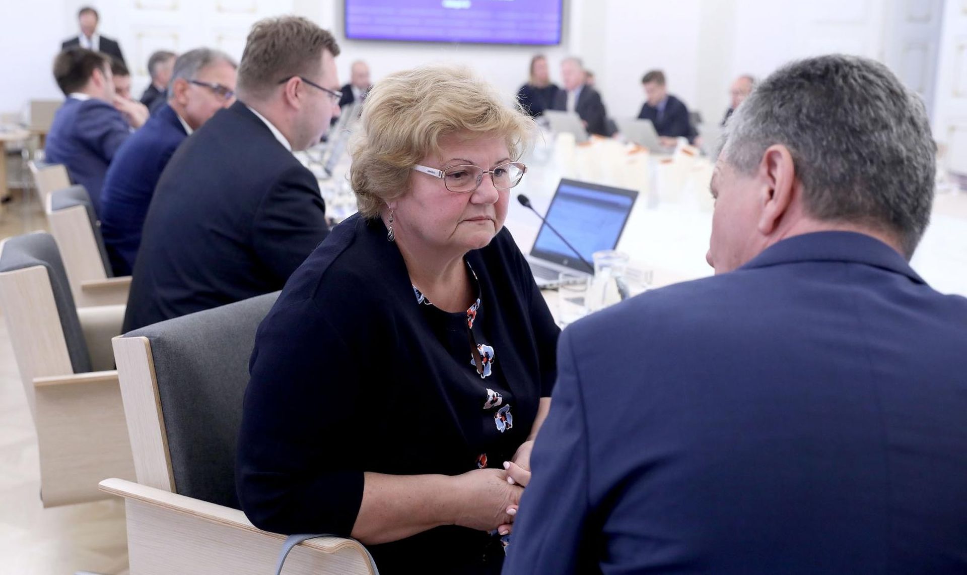 18.07.2019., Zagreb - Na dnevnom redu 169. sjednice Vlade RH je, uz ostalo, prijedlog odluke o financiranju obveznih udzbenika za za skolsku godinu 2019./2020. Nakon jucerasnje odluke premijera o rakonstrukciji Vlade, na sjednici je bio veliki broja drzavnih tajnika.
Photo: Patrik Macek/PIXSELL