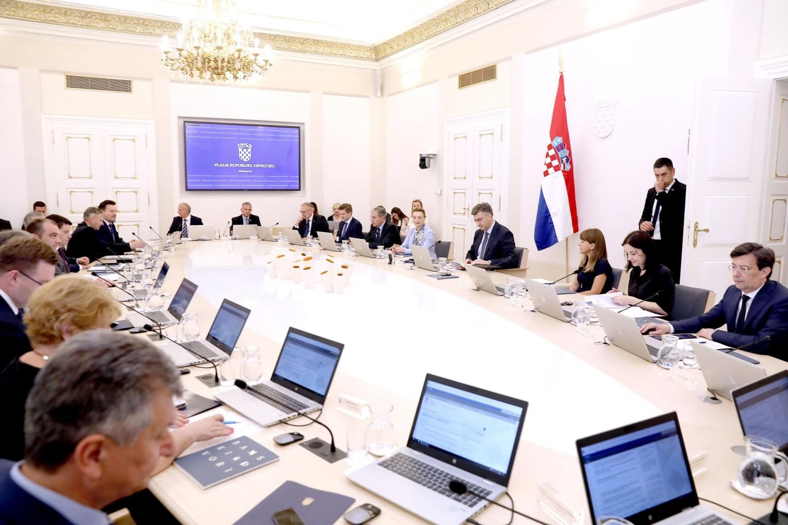 19.06.2019., Zagreb - Vlada RH je svoju 162. sjednicu odrzala u novouredjenoj dvorani Ban Jelacic Banskih dvora. Uz ostalo, na sjednici je povecala kvote za strane radnike. Potpredsjednica Vlade i ministrica vanjskih i europskih poslova Marija Pejcinovic Buric, predsjednik Vlade Andrej Plenkovic. Photo: Patrik Macek/PIXSELL
