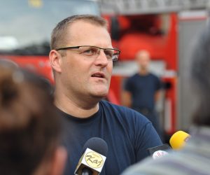 20.07.2017., Zagreb - Stotinjak zagrebackih vatrogasaca koji su u utorak u noci otisli pomoci kolegama koji su se borili s vatrenom stihijom u Splitu i okolici, vratilo se kuci. Gradjani su im u znak zahvalnosti pripremili docek u sjedistu Javne vatrogasne postrojbe u Savskoj ulici. Sinisa Jembrih
Photo: Matija Habljak/PIXSELL