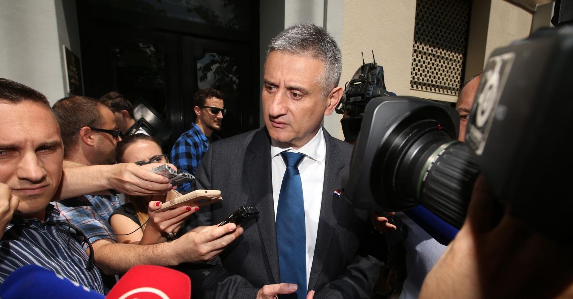 21.06.2016., Zagreb - Tomislav Karamarko odlazi iz sredisnjice HDZ-a. Photo: Robert Anic/PIXSELL