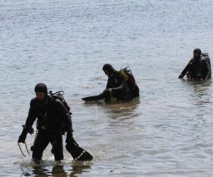 21.07.2013., Fuzine - Potraga za utopljenikom u jezeru Bajer. Ronilacka specijalna policija trazi muskarca koji je nestao u jezeru. 
Photo: Goran Kovacic/PIXSELL