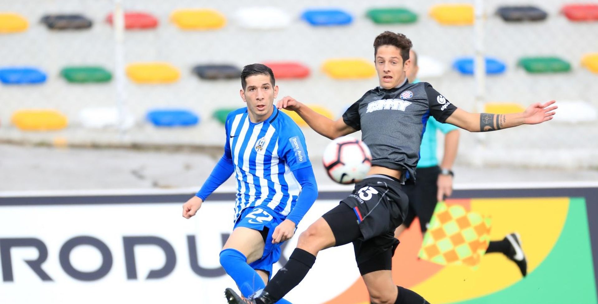 Zagreb: Hrvatski Telekom Prva liga, 11. kolo, Lokomotiva - HNK Hajduk 21.10.2018., stadion u Kranjcevicevoj, Zagreb - Hrvatski Telekom Prva liga, 11. kolo, Lokomotiva - HNK Hajduk. Lirim Kastrati, Domagoj Bradaric. 
Photo: Slavko Midzor/PIXSELL