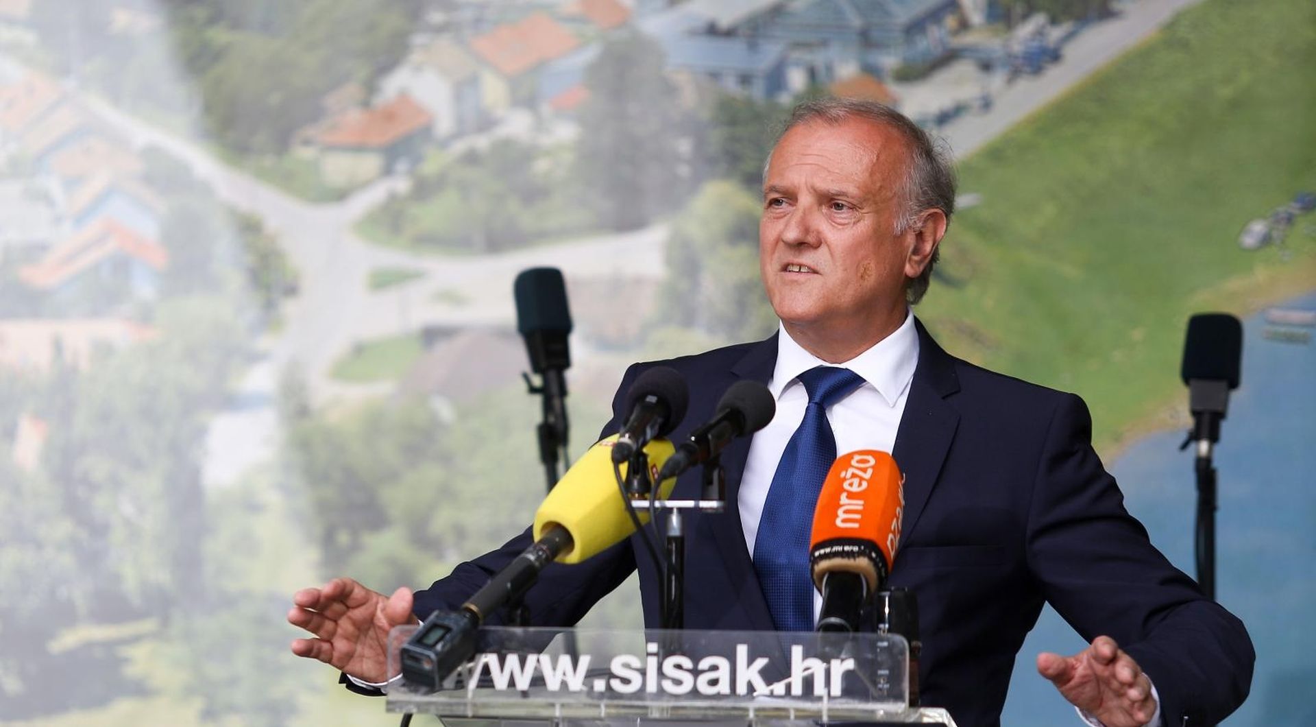 22.06.2019., Sisak - U organizaciji Saveza antifasistickih boraca i antifasista Republike Hrvatske, Sisacko-moslavacke zupanije i Grada Siska, u sumi Brezovica proslavljen je Dan antifasisticke borbe, u znak sjecanja na dan kada je 1941. u sumi Brezovica osnovan Prvi sisacki partizanski odred. Ministar pravosudja Drazen Bosnjakovic Photo: Borna Filic/PIXSELL