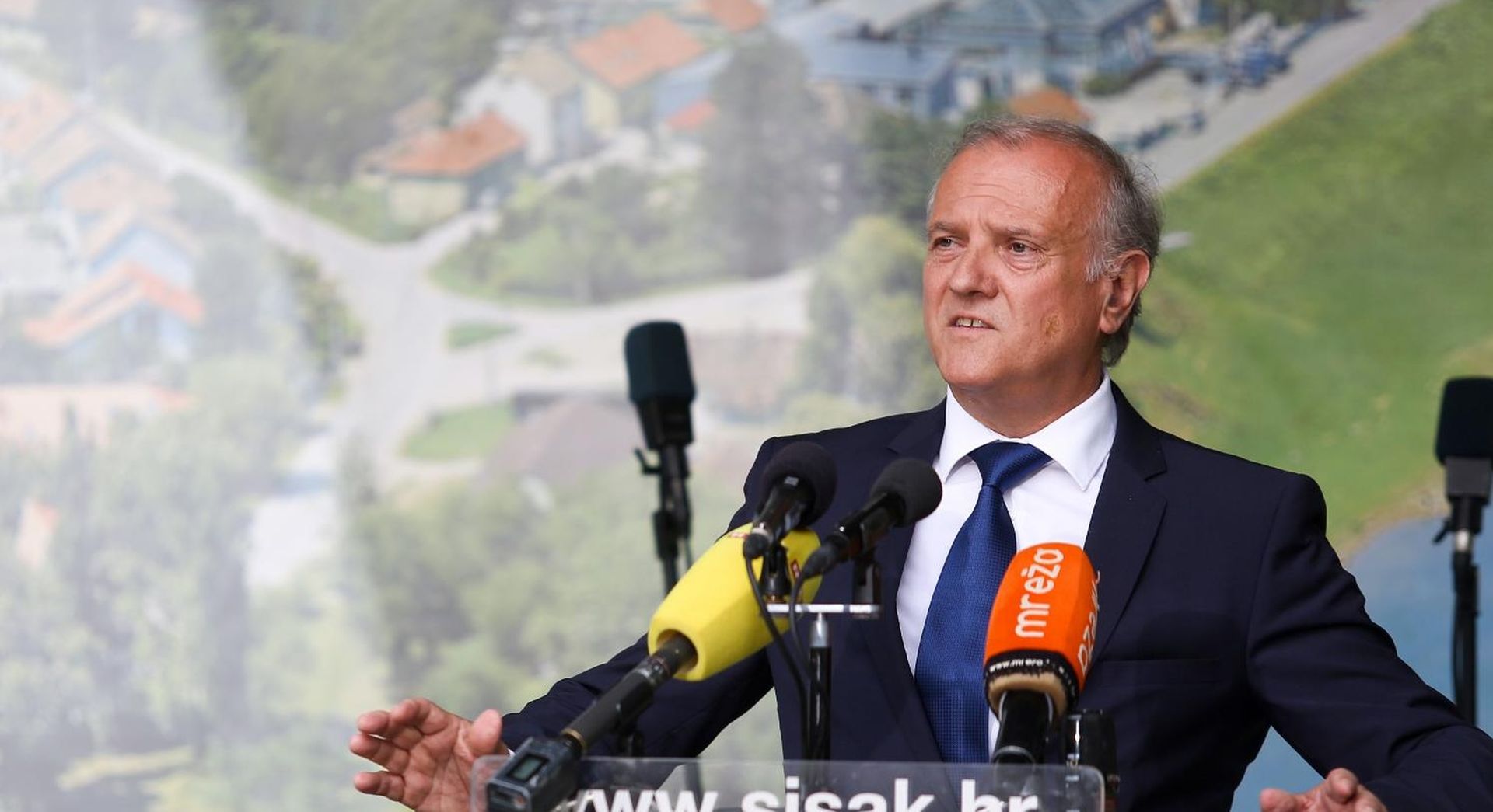 22.06.2019., Sisak - U organizaciji Saveza antifasistickih boraca i antifasista Republike Hrvatske, Sisacko-moslavacke zupanije i Grada Siska, u sumi Brezovica proslavljen je Dan antifasisticke borbe, u znak sjecanja na dan kada je 1941. u sumi Brezovica osnovan Prvi sisacki partizanski odred. Ministar pravosudja Drazen Bosnjakovic Photo: Borna Filic/PIXSELL