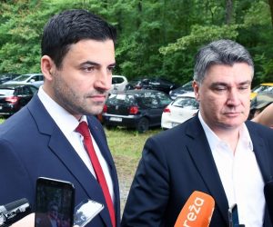 22.06.2019., Sisak - U organizaciji Saveza antifasistickih boraca i antifasista Republike Hrvatske, Sisacko-moslavacke zupanije i Grada Siska, u sumi Brezovica proslavljen je Dan antifasisticke borbe, u znak sjecanja na dan kada je 1941. u sumi Brezovica osnovan Prvi sisacki partizanski odred. Davor Bernardic, Zoran Milanovic Photo: Nikola Cutuk/PIXSELL