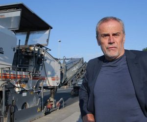 22.07.2019., Zagreb - Gradonacelnik Grada Zagreba Milan Bandic sa suradnicima je obisao Aleju Bologne u kojoj su zapoceli radovi na sanaciji sjevernoga kolnika, od ulice Prigornica do Aleje Seljacke bune, u duzini od 1.400 metara. Photo: Tomislav Miletic/PIXSELL