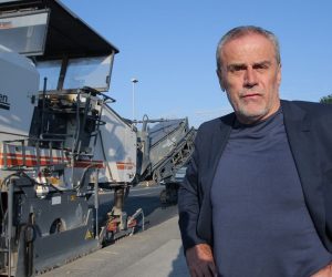 22.07.2019., Zagreb - Gradonacelnik Grada Zagreba Milan Bandic sa suradnicima je obisao Aleju Bologne u kojoj su zapoceli radovi na sanaciji sjevernoga kolnika, od ulice Prigornica do Aleje Seljacke bune, u duzini od 1.400 metara. Photo: Tomislav Miletic/PIXSELL