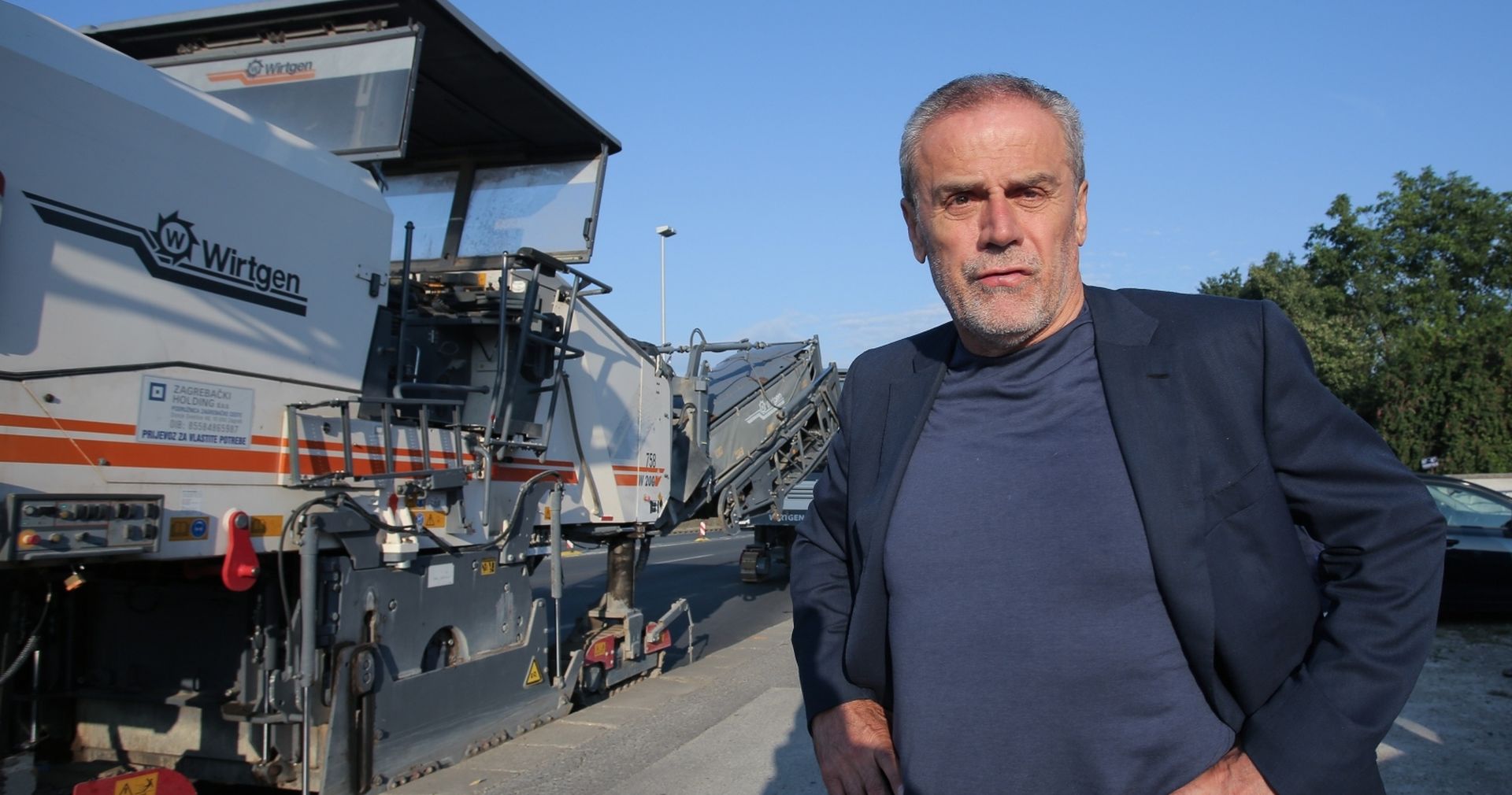 22.07.2019., Zagreb - Gradonacelnik Grada Zagreba Milan Bandic sa suradnicima je obisao Aleju Bologne u kojoj su zapoceli radovi na sanaciji sjevernoga kolnika, od ulice Prigornica do Aleje Seljacke bune, u duzini od 1.400 metara. Photo: Tomislav Miletic/PIXSELL