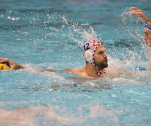 23.10.2018., bazen Crnica, Sibenik - 1. kolo Svjetske lige/Europa kupa, Hrvatska - Rumunjska. Hrvoje Benic, Vlad Luca Georgescu. 
Photo: Hrvoje Jelavic/PIXSELL