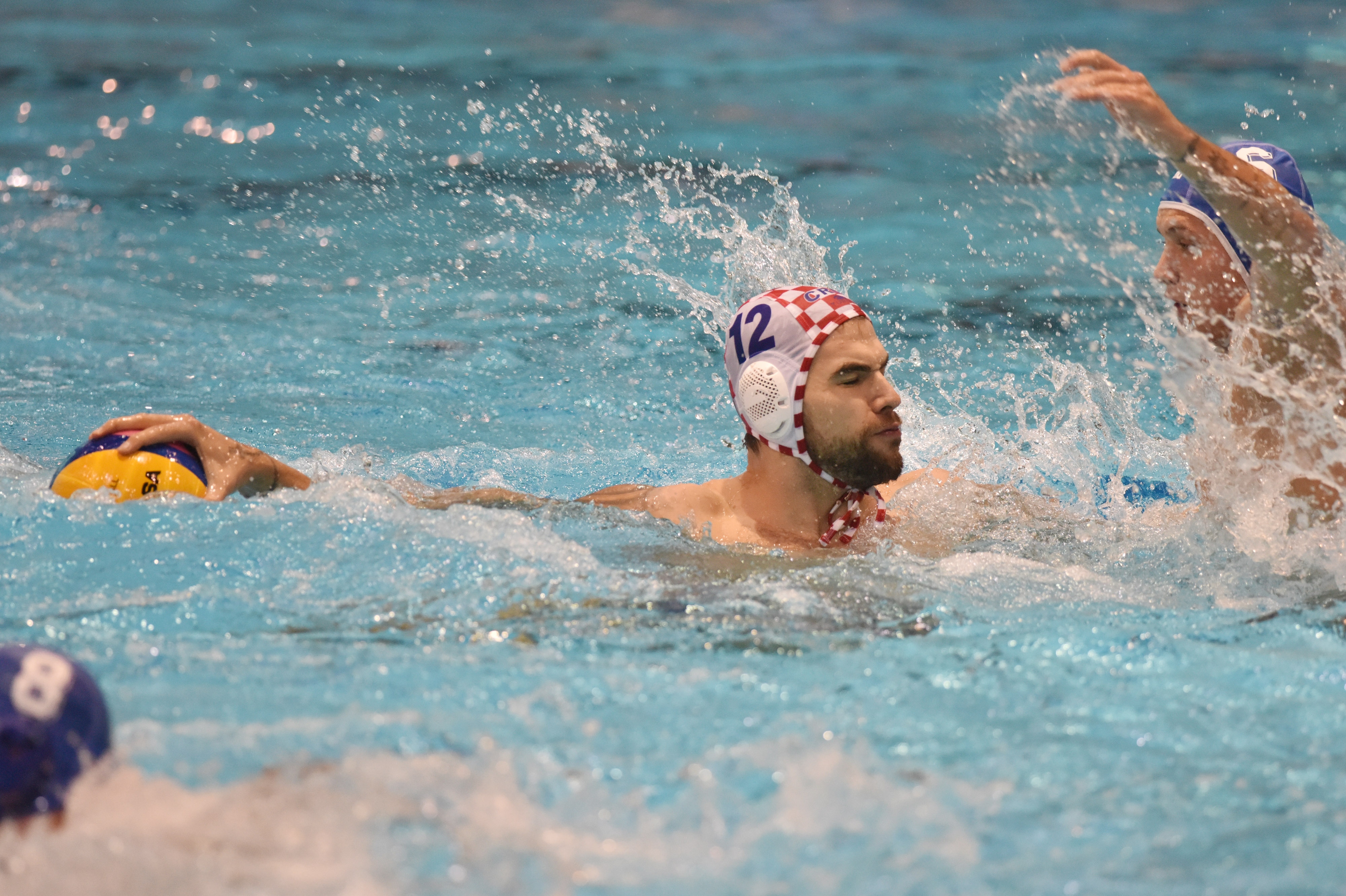 23.10.2018., bazen Crnica, Sibenik - 1. kolo Svjetske lige/Europa kupa, Hrvatska - Rumunjska. Hrvoje Benic, Vlad Luca Georgescu. 
Photo: Hrvoje Jelavic/PIXSELL