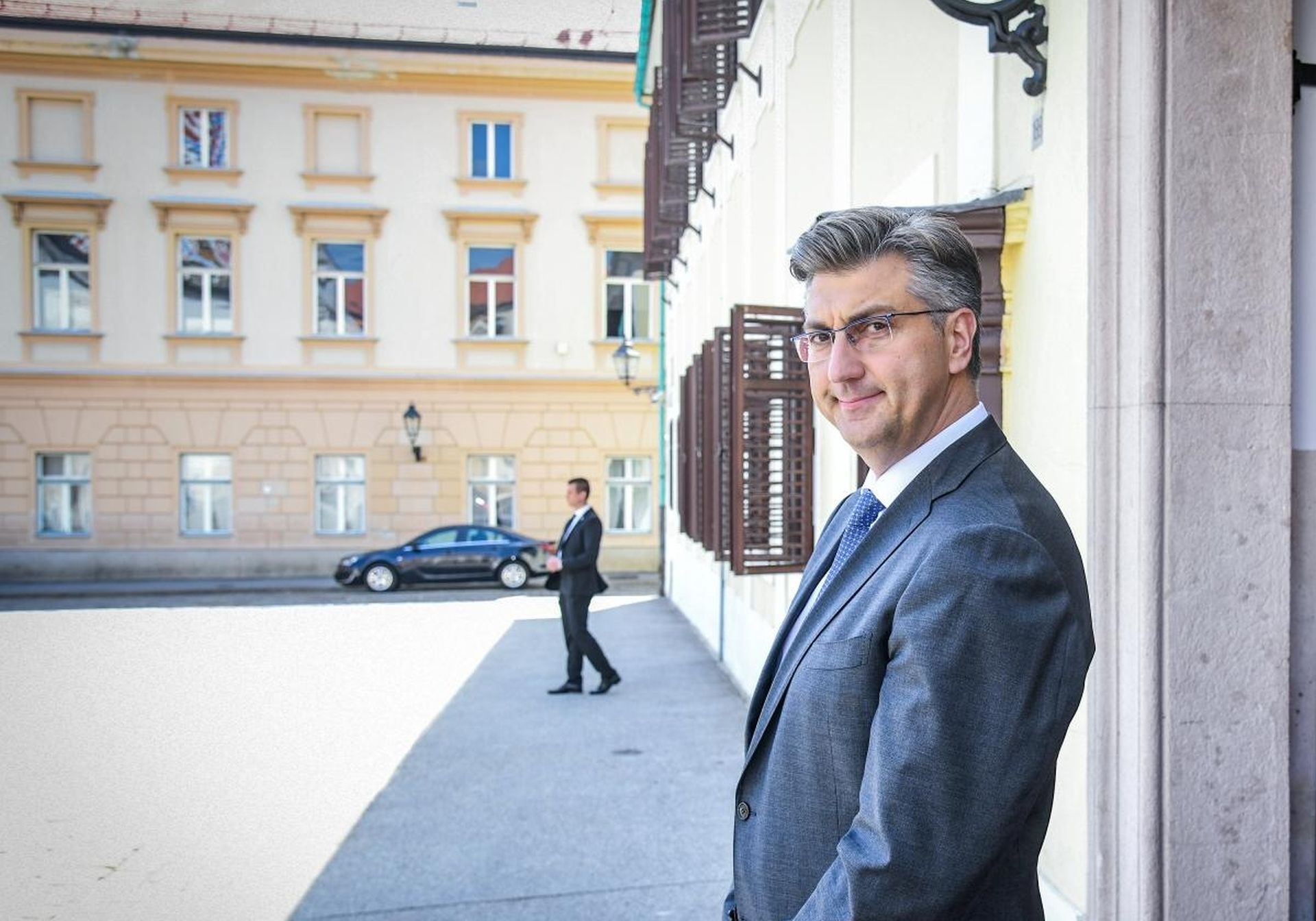 25.04.2019., Zagreb - Predsjednik Vlade RH Andrej Plenkovic ispred zgrade Vlade docekao Predsjednicu Republike Hrvatske Kolindu Grabar-Kitarovic. 
Photo: Josip Regovic/PIXSELL